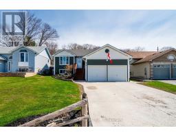 44 BYRNES CRESCENT