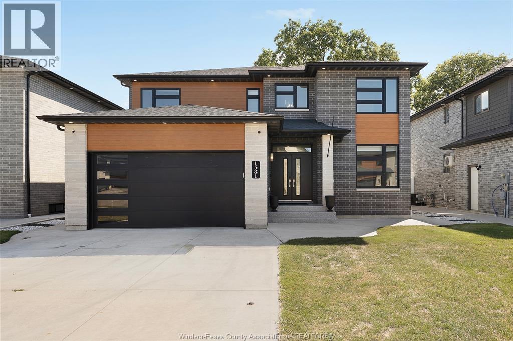 MLS# 26009625: 1581 ROCKPORT Unit# MAIN FLOOR, Windsor, Canada