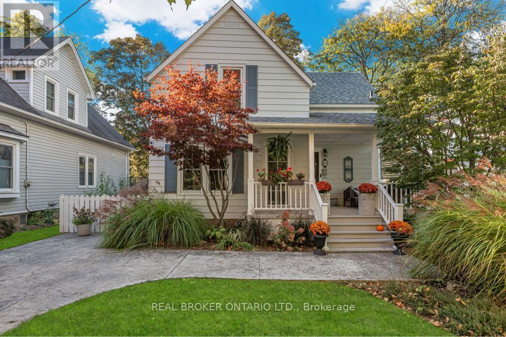 24 Robinson Street S, Grimsby, Ontario  L3M 3C4 - Photo 2 - X13061700