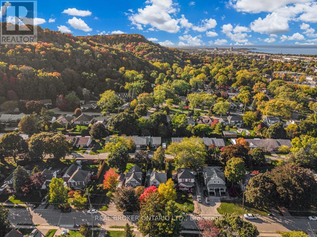 24 Robinson Street S, Grimsby, Ontario  L3M 3C4 - Photo 3 - X13061700