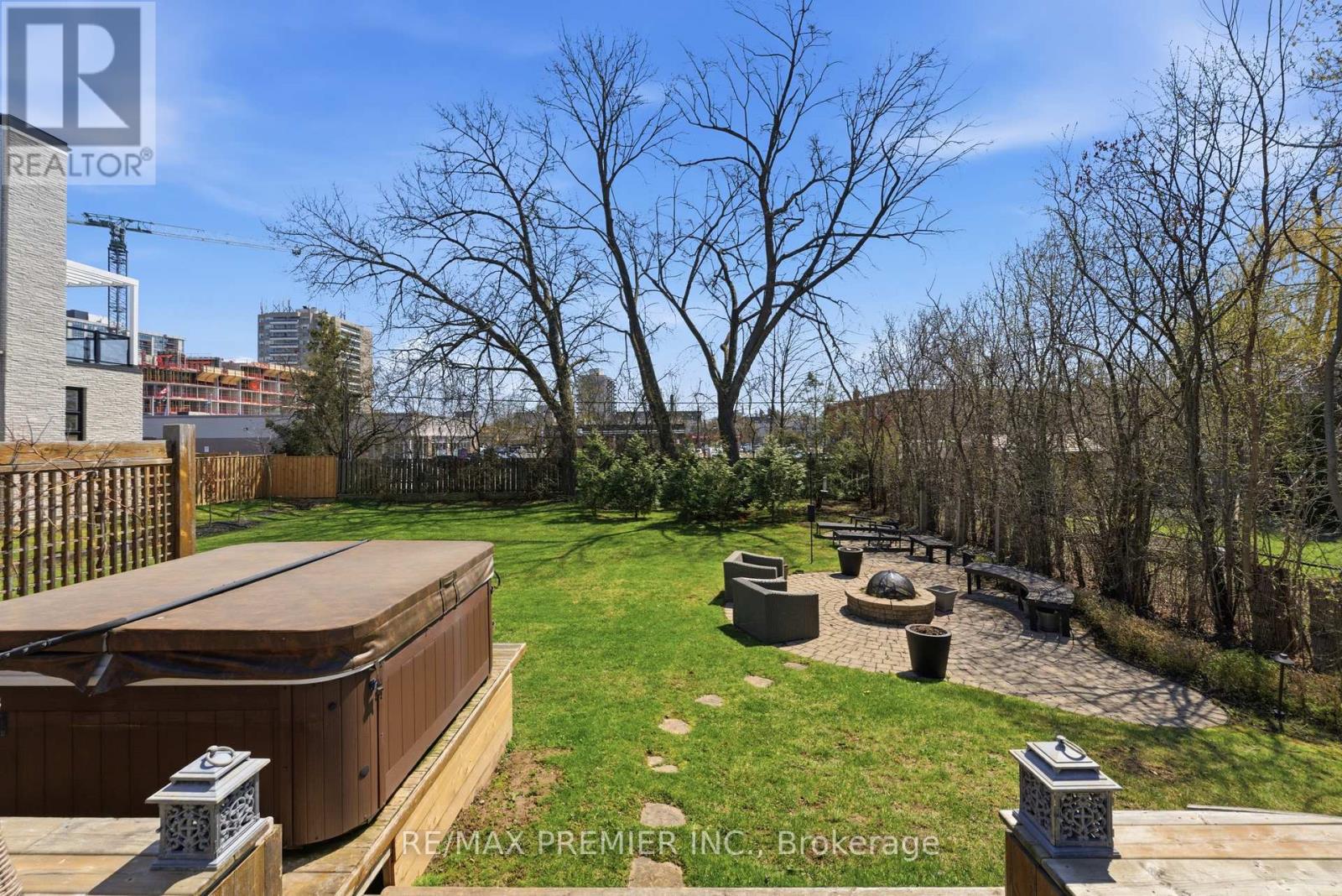 2304 Sovereign Street, Oakville, Ontario  L6L 1L6 - Photo 35 - W13043594