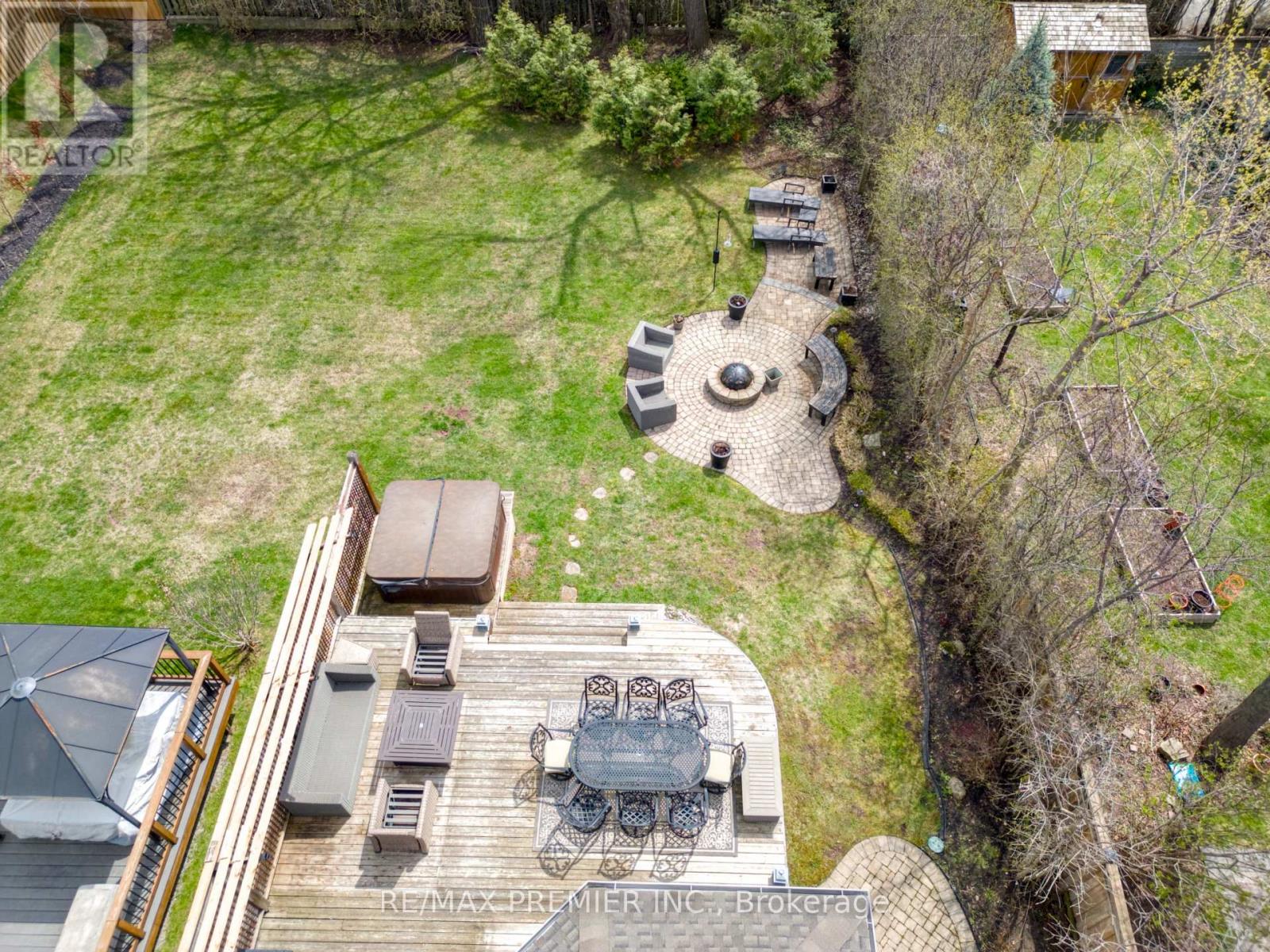 2304 Sovereign Street, Oakville, Ontario  L6L 1L6 - Photo 2 - W13043594