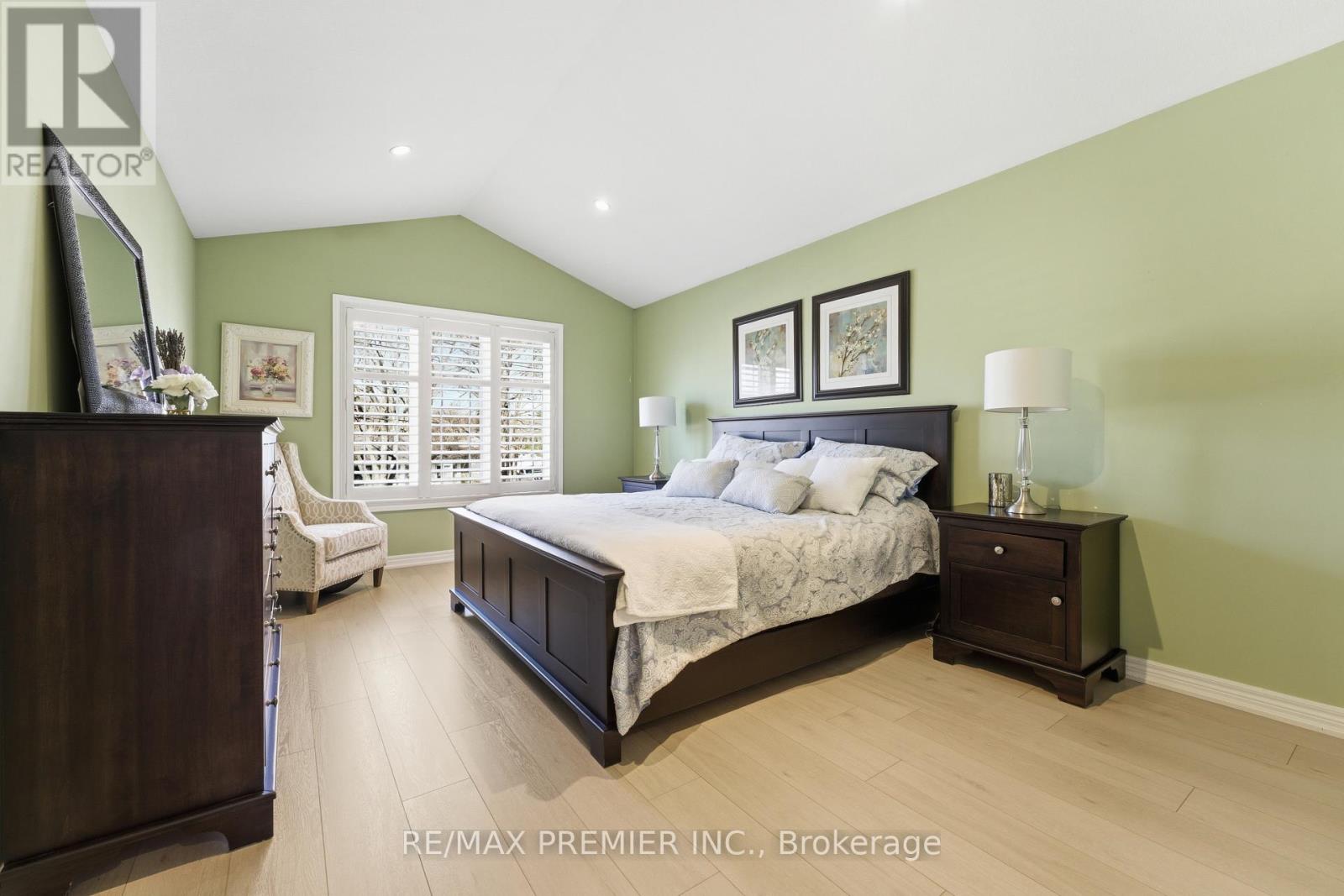 2304 Sovereign Street, Oakville, Ontario  L6L 1L6 - Photo 20 - W13043594