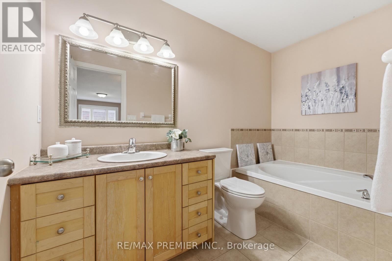 2304 Sovereign Street, Oakville, Ontario  L6L 1L6 - Photo 21 - W13043594