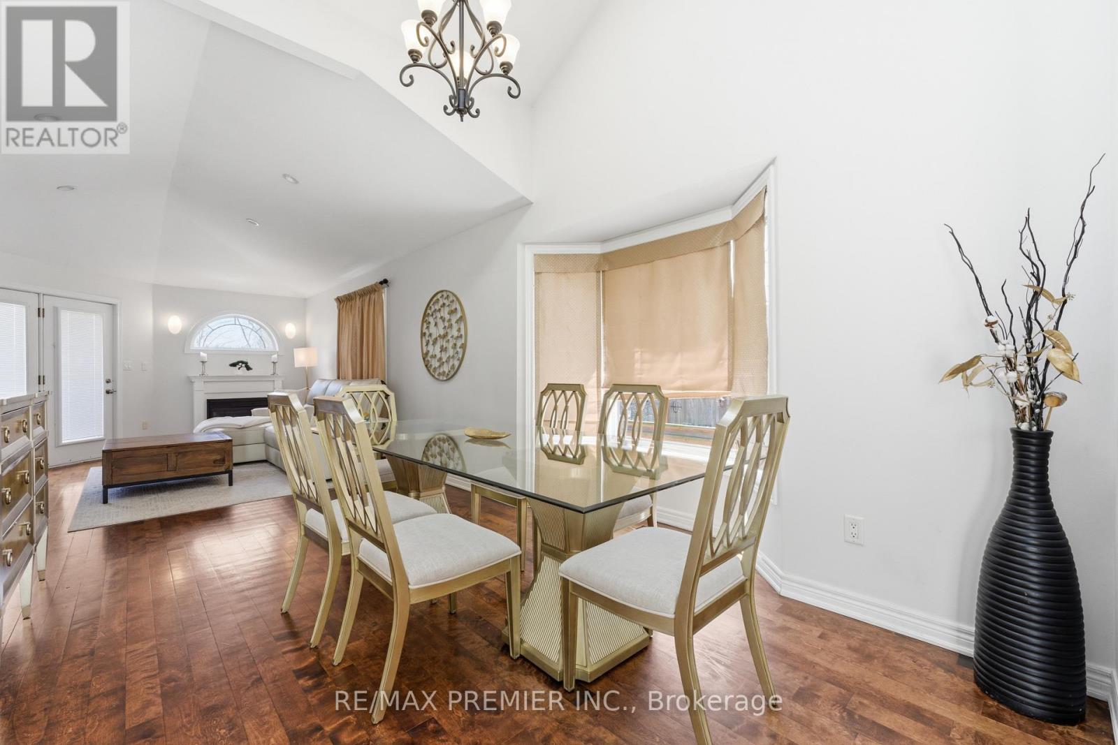 2304 Sovereign Street, Oakville, Ontario  L6L 1L6 - Photo 10 - W13043594