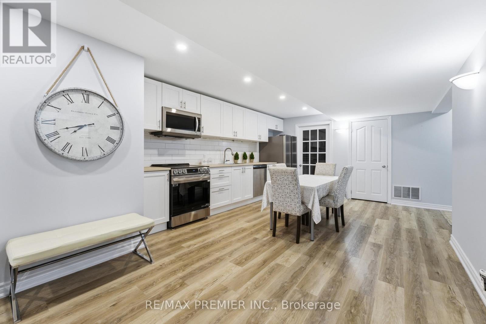 2304 Sovereign Street, Oakville, Ontario  L6L 1L6 - Photo 22 - W13043594