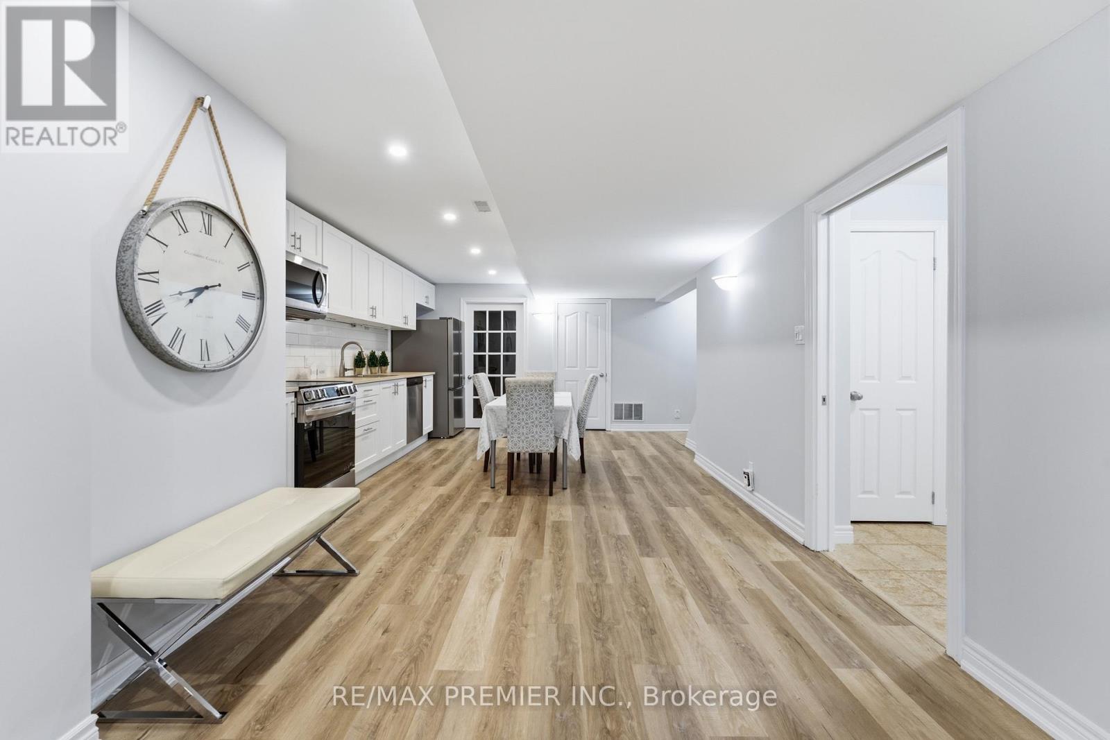 2304 Sovereign Street, Oakville, Ontario  L6L 1L6 - Photo 23 - W13043594