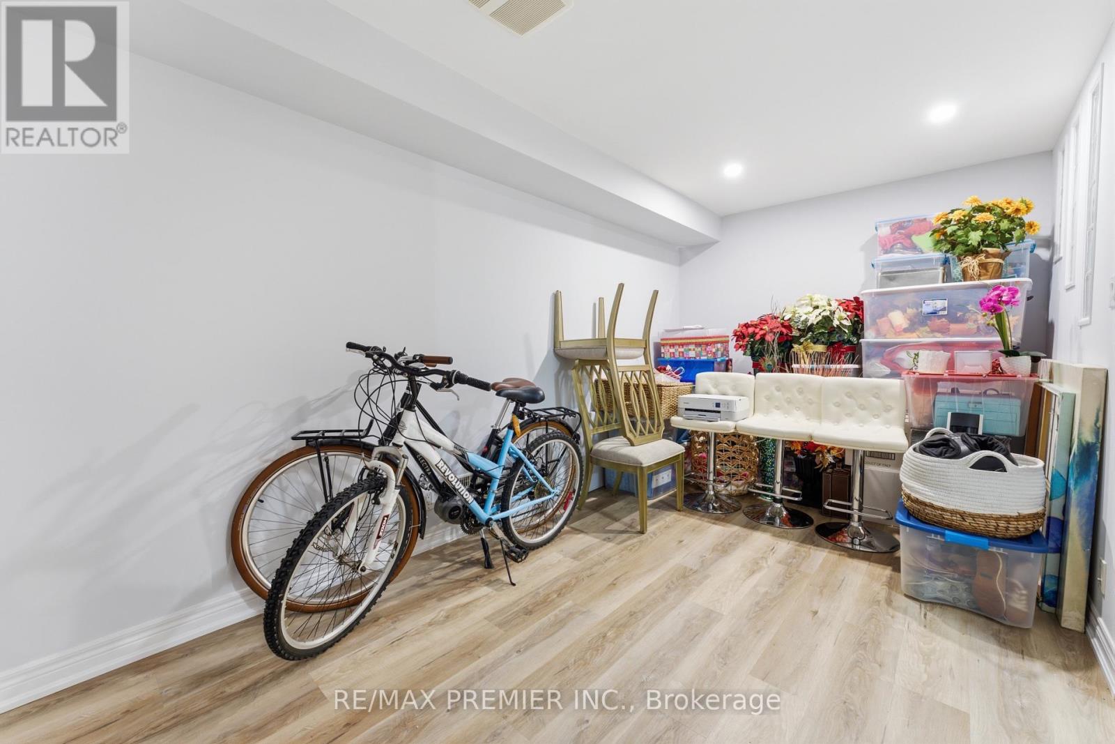 2304 Sovereign Street, Oakville, Ontario  L6L 1L6 - Photo 30 - W13043594