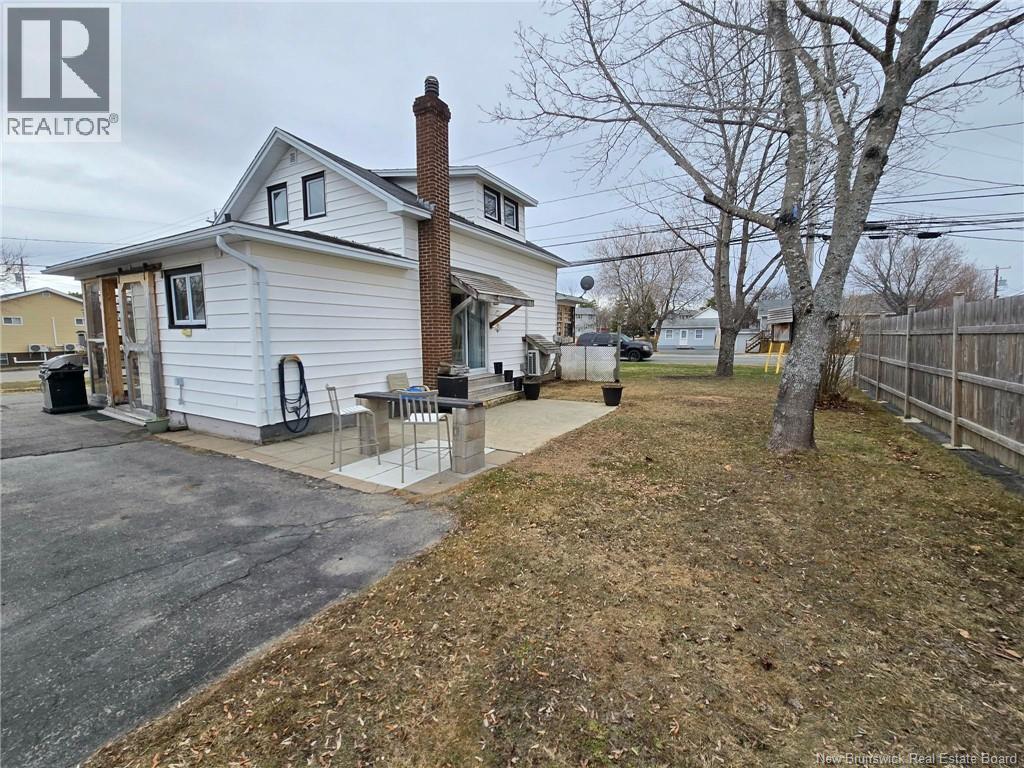 1520 Sunset, Bathurst, New Brunswick  E2A 3P3 - Photo 3 - NB138279
