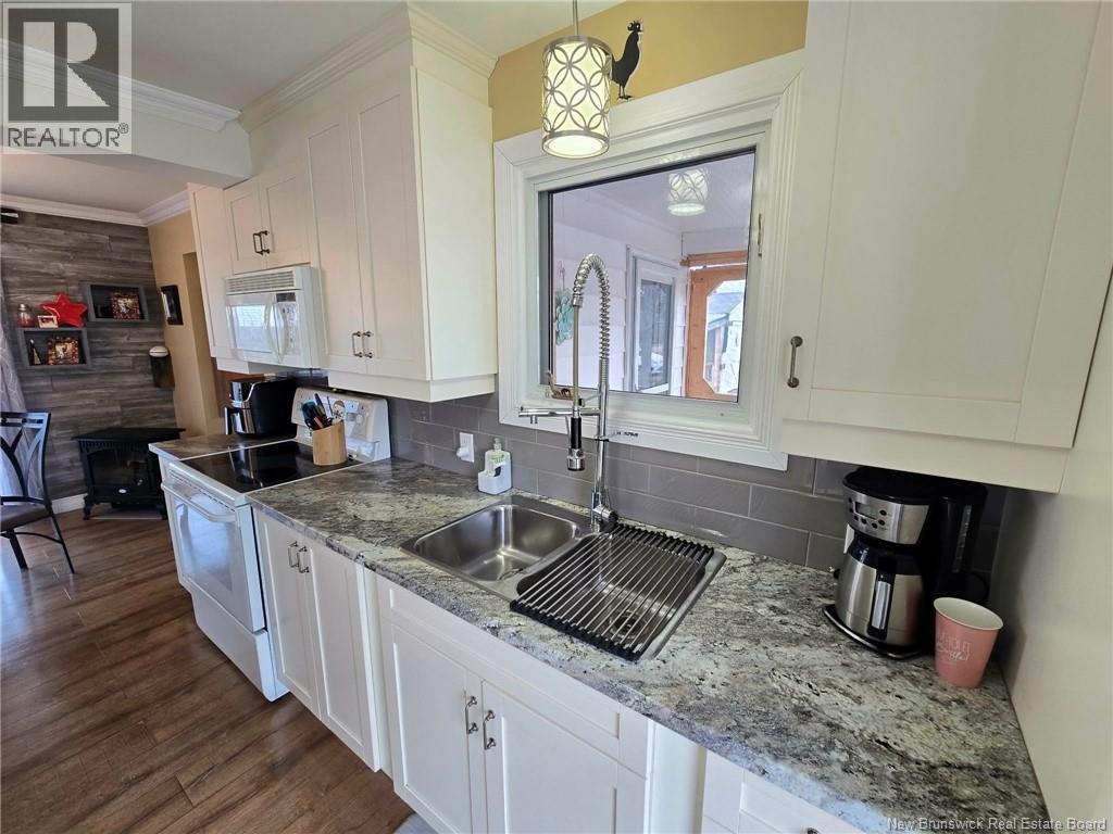 1520 Sunset, Bathurst, New Brunswick  E2A 3P3 - Photo 20 - NB138279