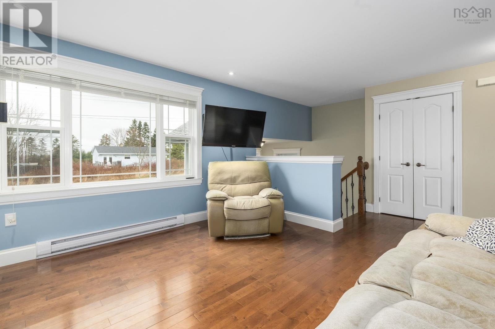 122 Ridding Road, Eastern Passage, Nova Scotia  B3G 0E2 - Photo 3 - 202609091