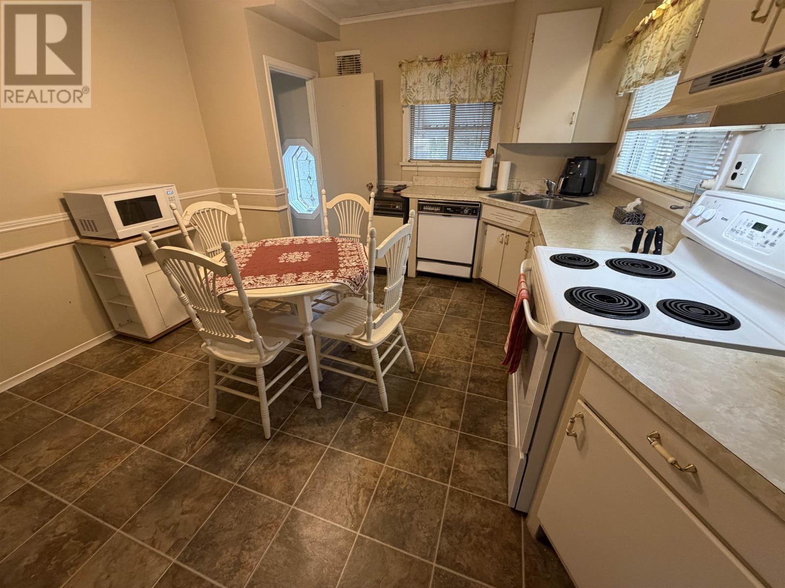 2101 Walsh St E, Thunder Bay, Ontario  P7E 4W3 - Photo 10 - TB2600853