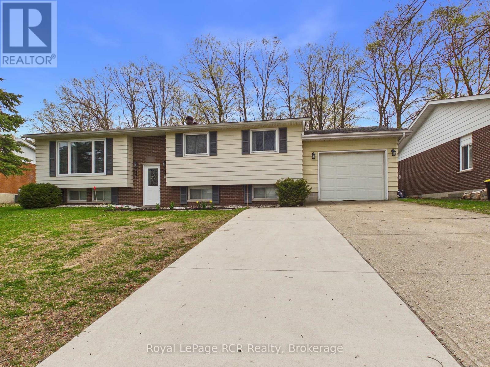 383 Wellington Street, Saugeen Shores, Ontario  N0H 2C4 - Photo 2 - X13047634