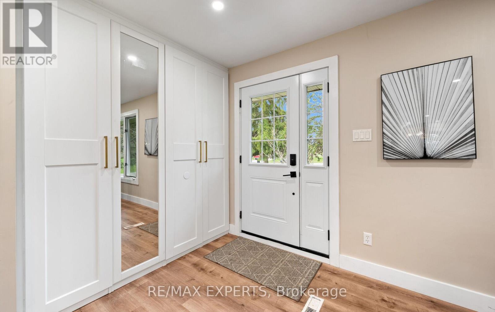 12 Simon Drive, Adjala-Tosorontio, Ontario  L0G 1L0 - Photo 4 - N13057498