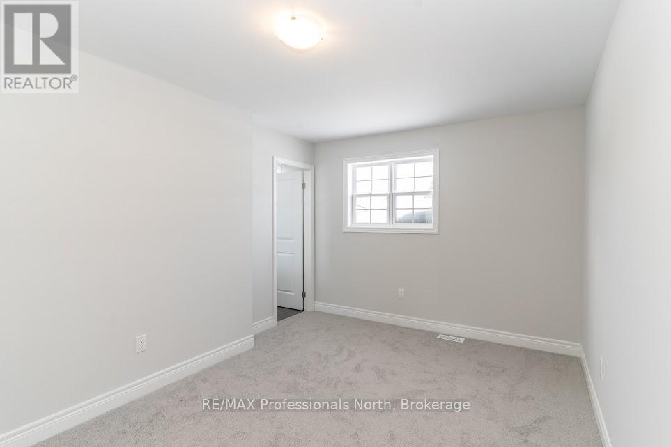 13 Mcconnell Crescent, Bracebridge, Ontario  P1L 0N7 - Photo 11 - X12881690