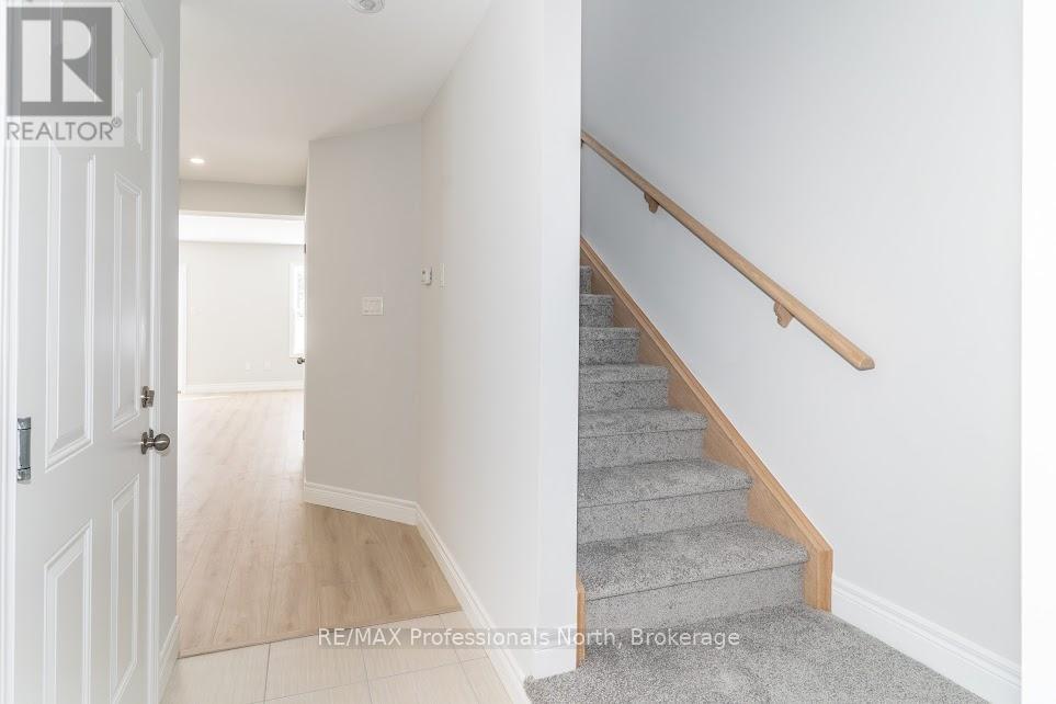 13 Mcconnell Crescent, Bracebridge, Ontario  P1L 0N7 - Photo 4 - X12881690