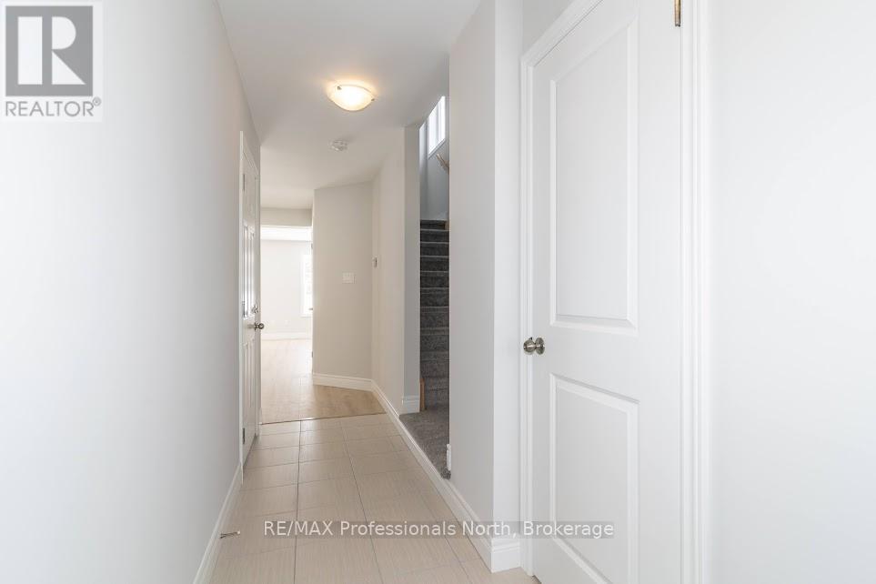 13 Mcconnell Crescent, Bracebridge, Ontario  P1L 0N7 - Photo 3 - X12881690