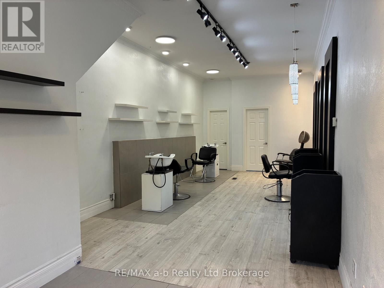151 Thames Street S, Ingersoll, Ontario  N5C 2T3 - Photo 3 - X13061898