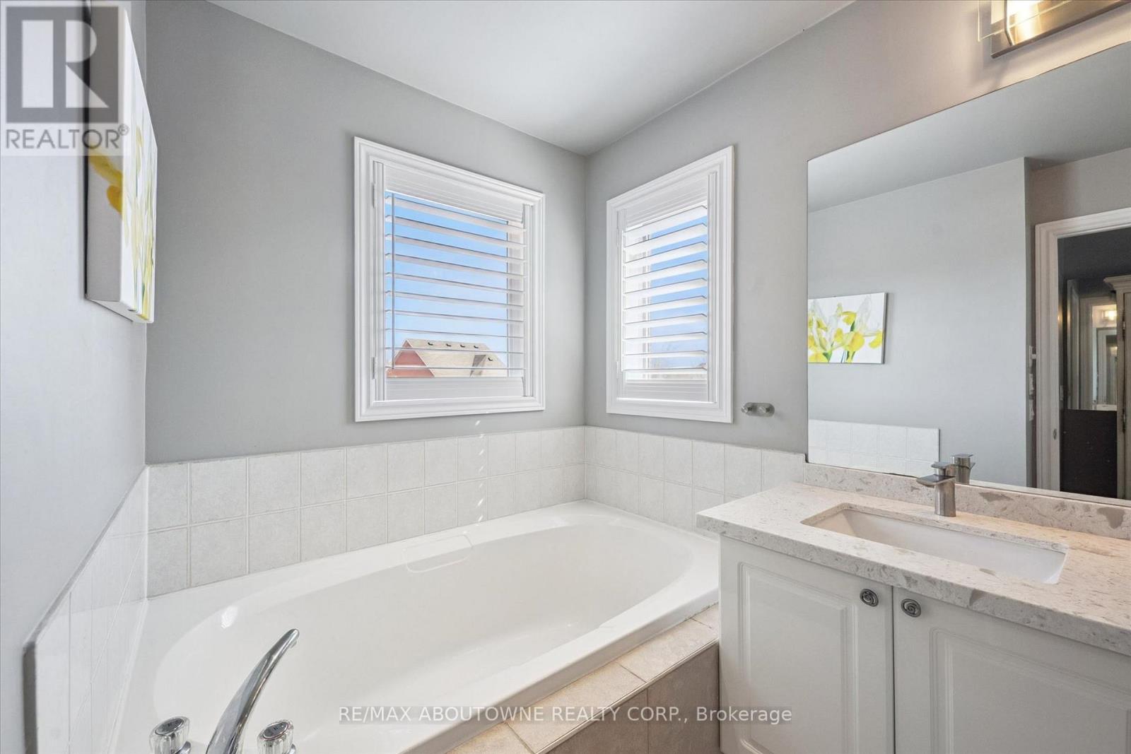2484 Capilano Crescent, Oakville, Ontario  L6H 6L4 - Photo 26 - W13054410