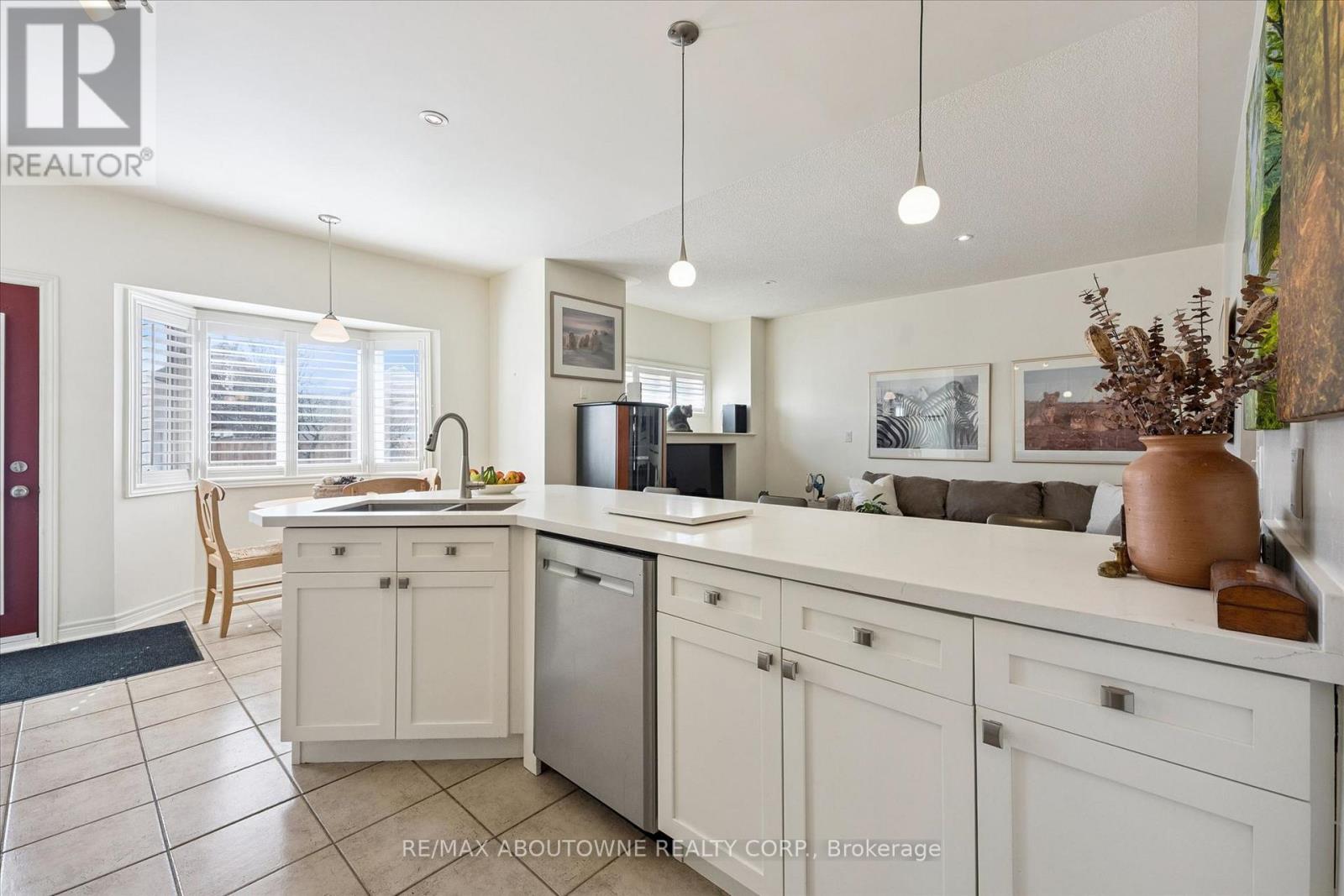 2484 Capilano Crescent, Oakville, Ontario  L6H 6L4 - Photo 20 - W13054410
