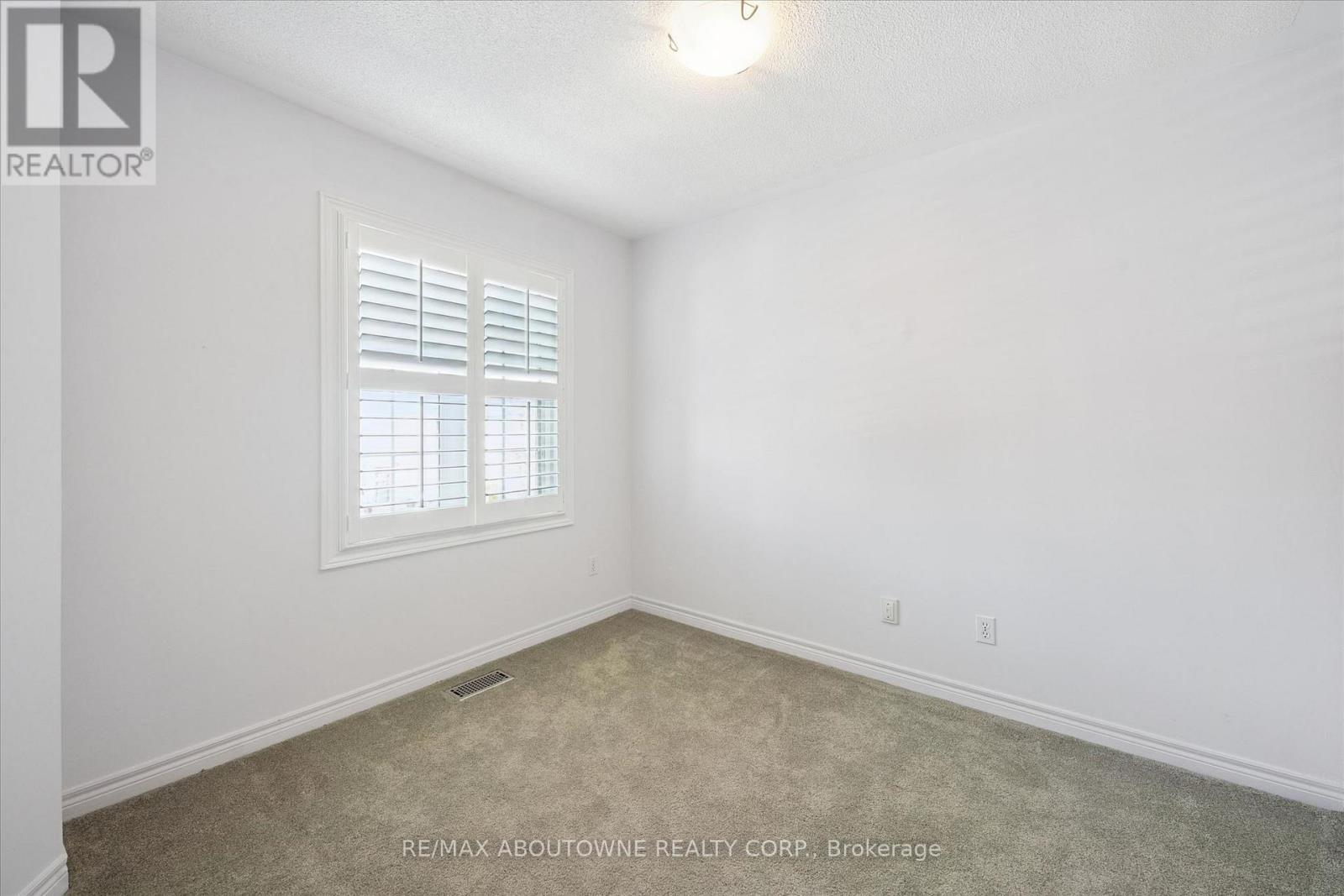 2484 Capilano Crescent, Oakville, Ontario  L6H 6L4 - Photo 29 - W13054410