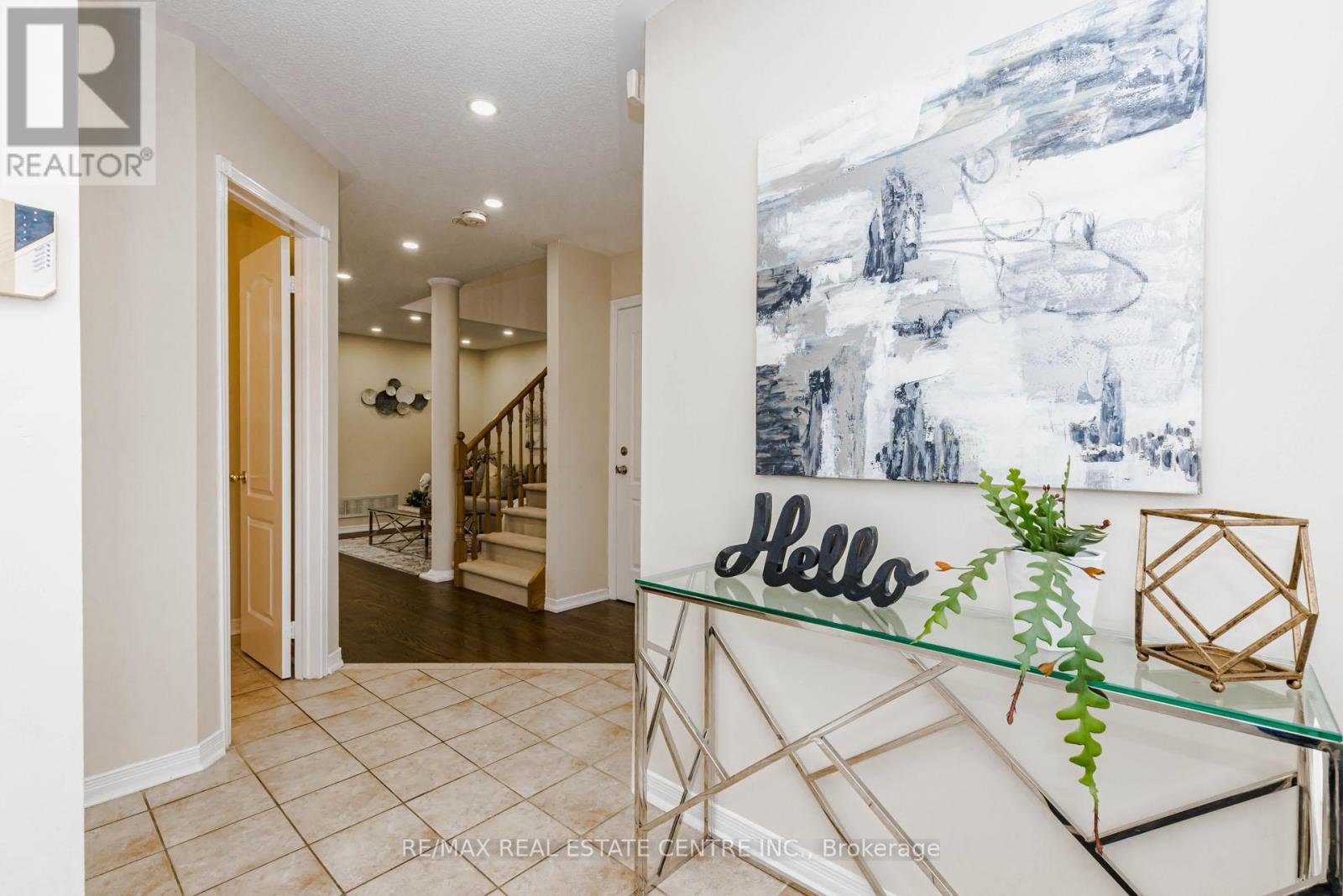 90 Tiller Trail, Brampton, Ontario  L6X 4S9 - Photo 4 - W13057530