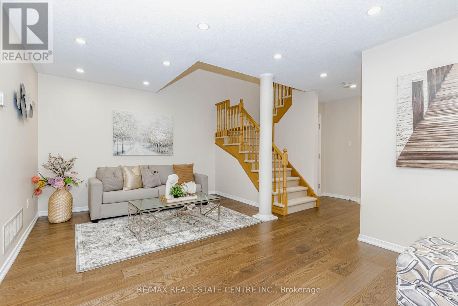 90 Tiller Trail, Brampton, Ontario  L6X 4S9 - Photo 5 - W13057530
