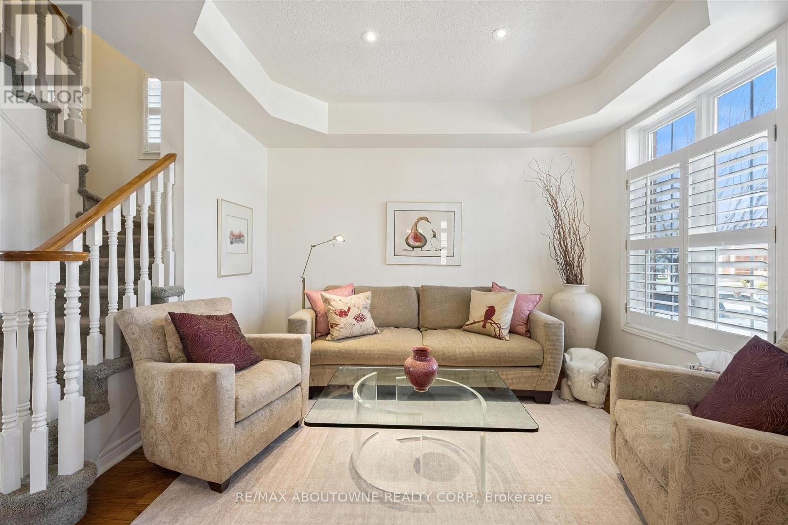 2484 Capilano Crescent, Oakville, Ontario  L6H 6L4 - Photo 8 - W13054410