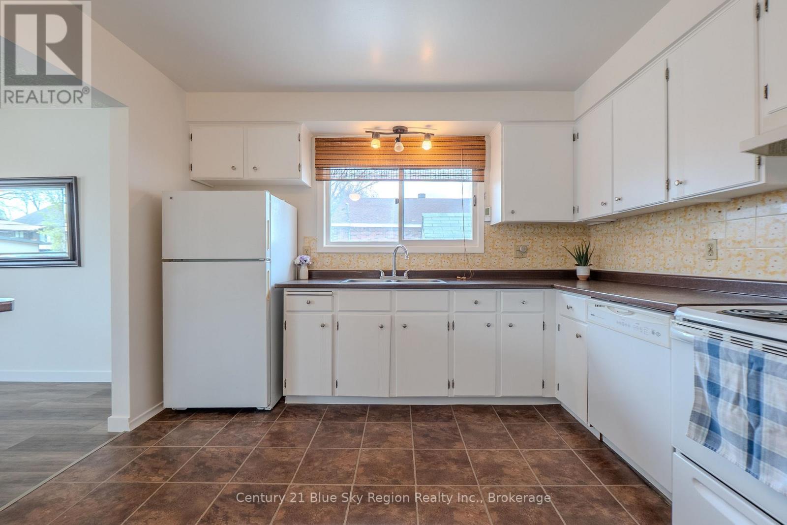 1064 Premier Road, North Bay, Ontario  P1A 2J1 - Photo 10 - X13061870