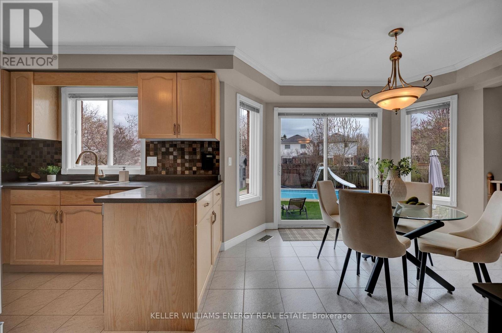 5 Snowden Court, Clarington, Ontario  L1B 1E7 - Photo 12 - E13061754