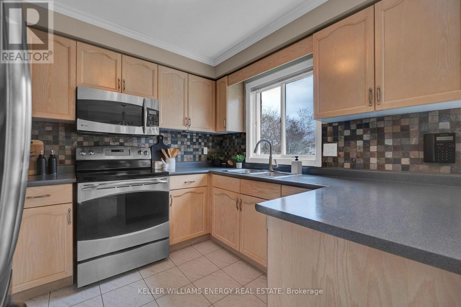 5 Snowden Court, Clarington, Ontario  L1B 1E7 - Photo 13 - E13061754