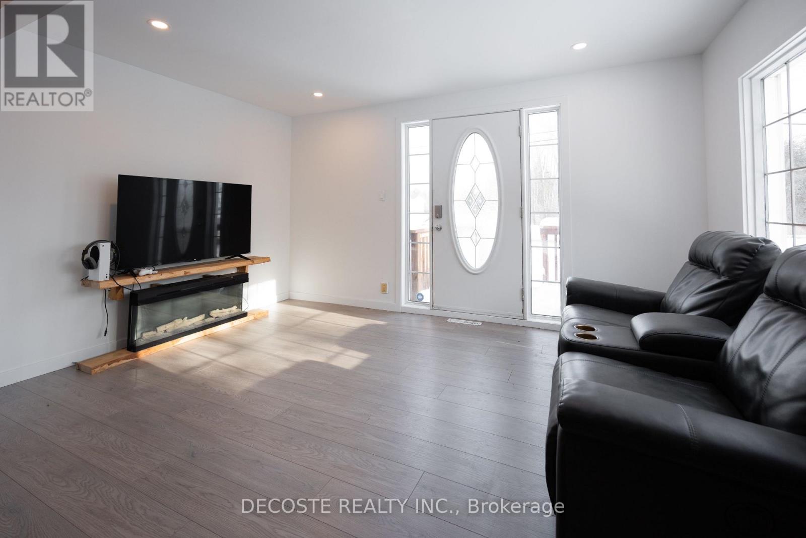 1886 Dalkeith Road, North Glengarry, Ontario  K0B 1E0 - Photo 7 - X12720700