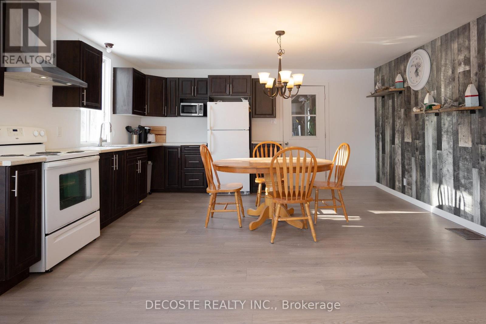 1886 Dalkeith Road, North Glengarry, Ontario  K0B 1E0 - Photo 3 - X12720700