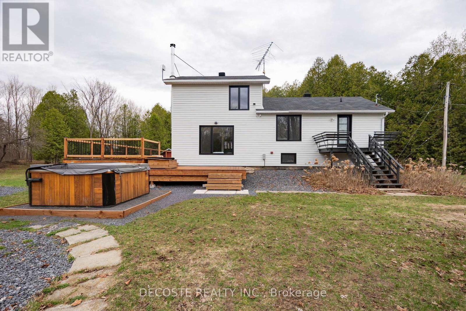 21950 Concession 10 Road, South Glengarry, Ontario  K0B 1H0 - Photo 2 - X12805536