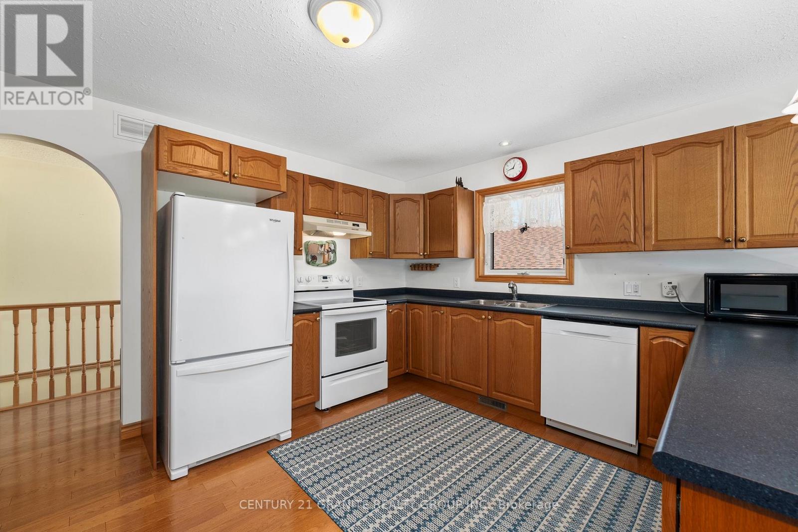 54 Cedar Drive, Hastings Highlands (Herschel Ward), Ontario  K0L 1C0 - Photo 8 - X13061716