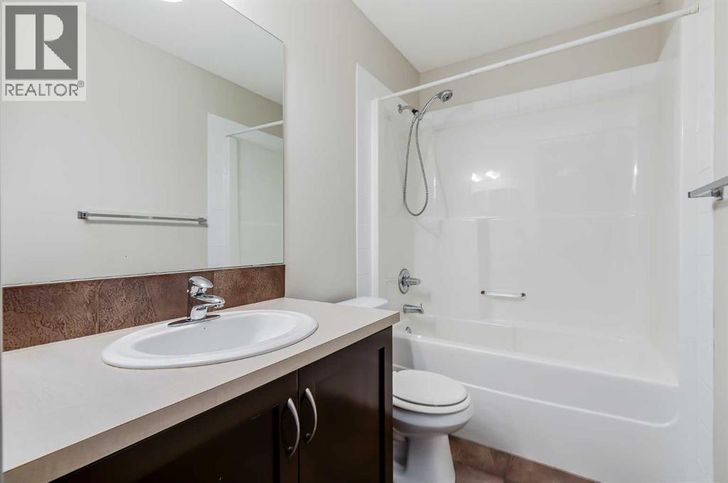 106 Luxstone Way SW, Airdrie, Alberta  T4B 0H6 - Photo 20 - A2290938