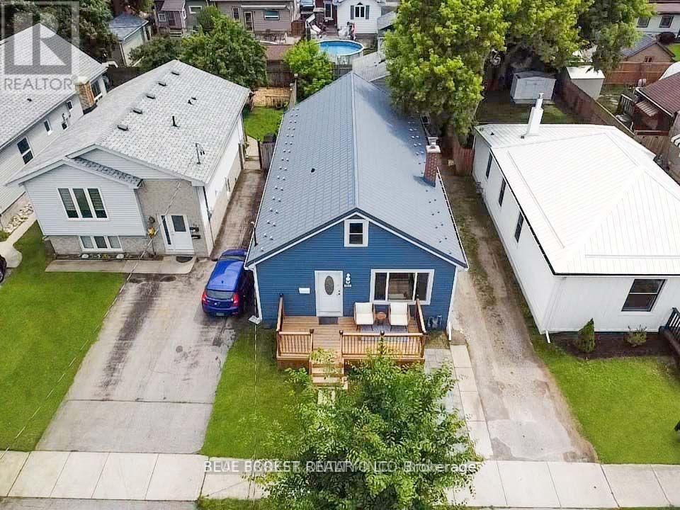 104 Delaware Street, London East, Ontario  N5Z 2N5 - Photo 1 - X13061780