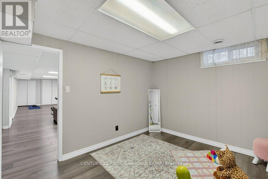108 Lawrence Avenue, St. Thomas, Ontario  N5R 5G3 - Photo 36 - X13061862