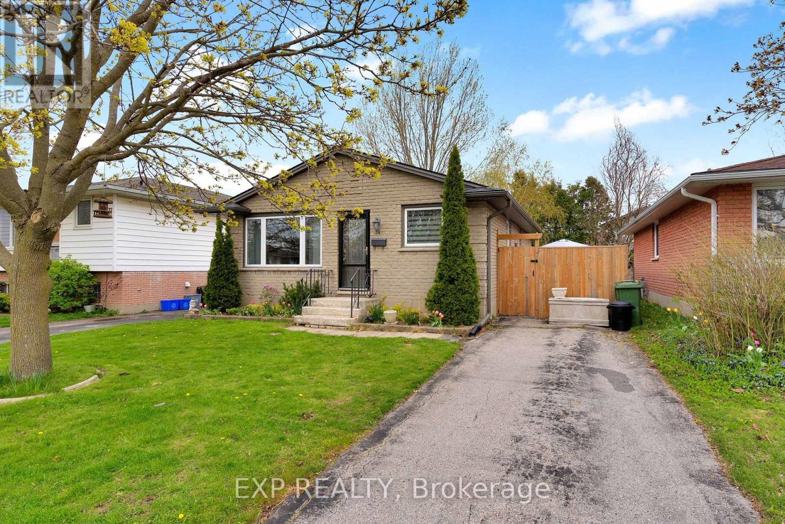 34 Taylor Crescent, St. Thomas, Ontario  N5R 5J4 - Photo 2 - X13062056