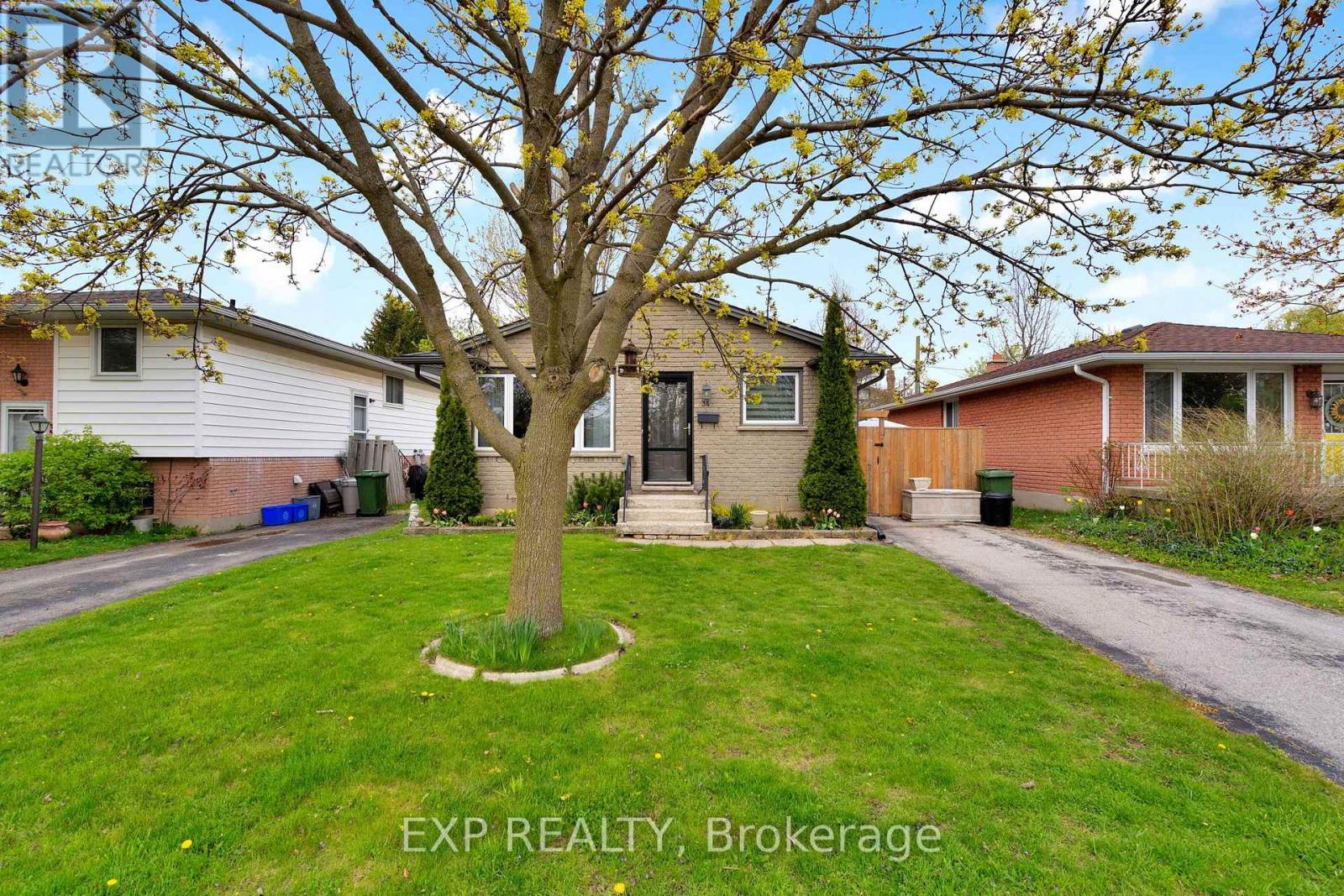 34 Taylor Crescent, St. Thomas, Ontario  N5R 5J4 - Photo 4 - X13062056
