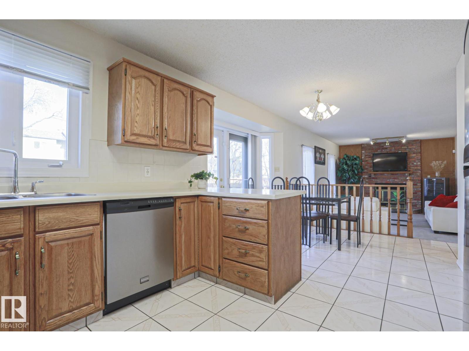 2433 89 St Nw, Edmonton, Alberta  T6K 2Y8 - Photo 38 - E4484801