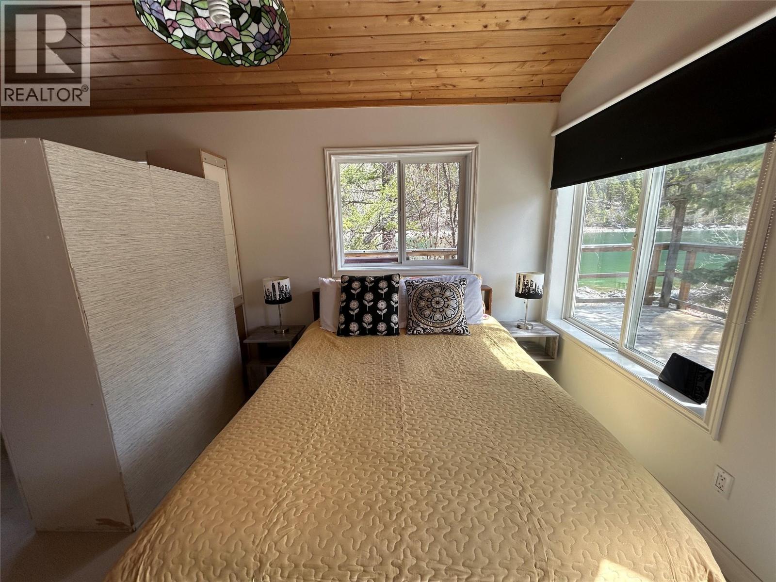 5648 Lazy Lake Road, Wasa, British Columbia  V0B 2K0 - Photo 38 - 10385067