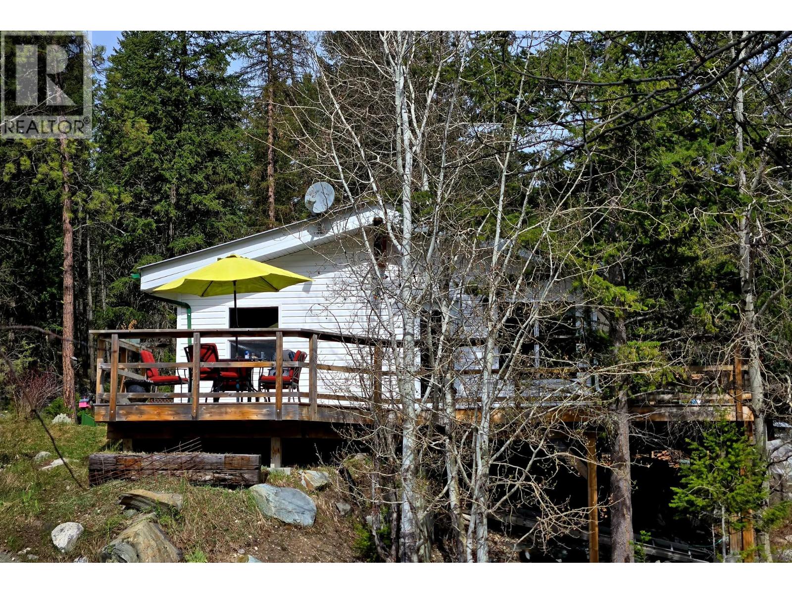 5648 Lazy Lake Road, Wasa, British Columbia  V0B 2K0 - Photo 9 - 10385067