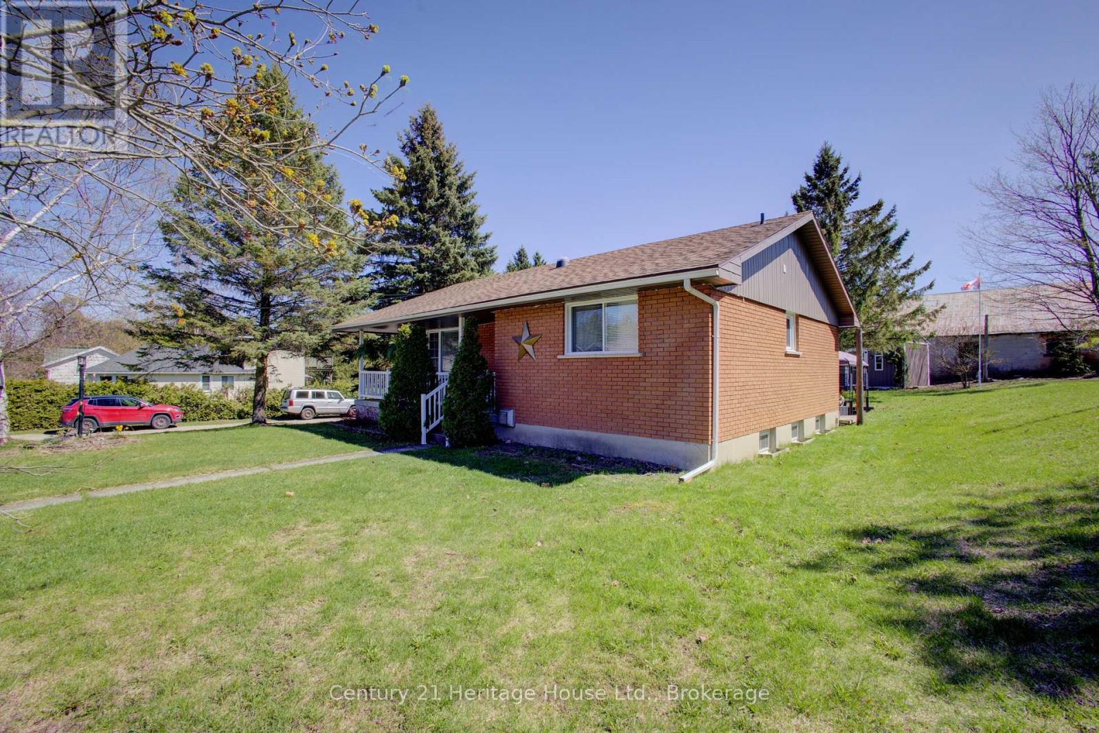 491 George Street E, West Grey, Ontario  N0G 1R0 - Photo 2 - X13061770