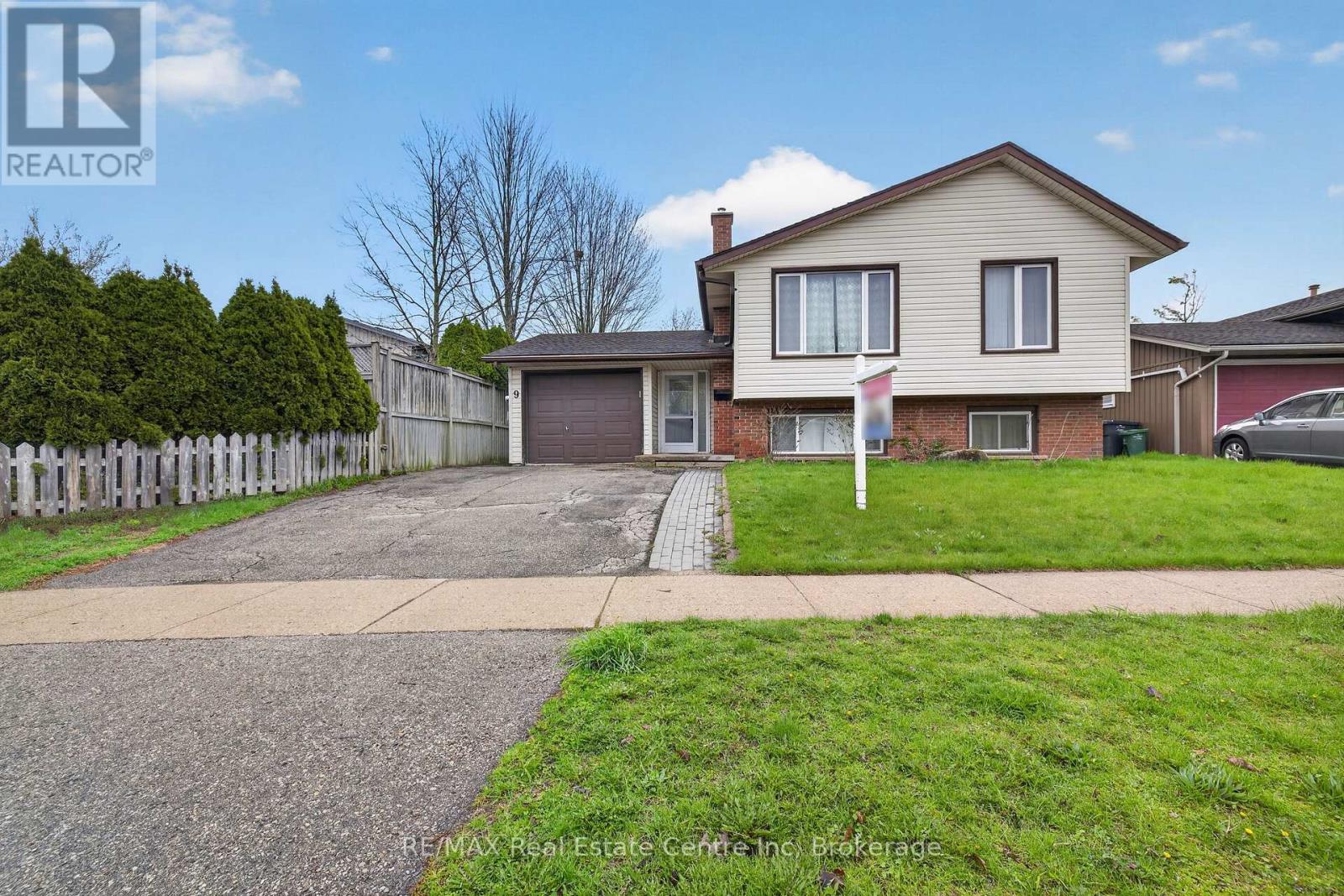 9 SANDERSON DRIVE, Guelph, Ontario