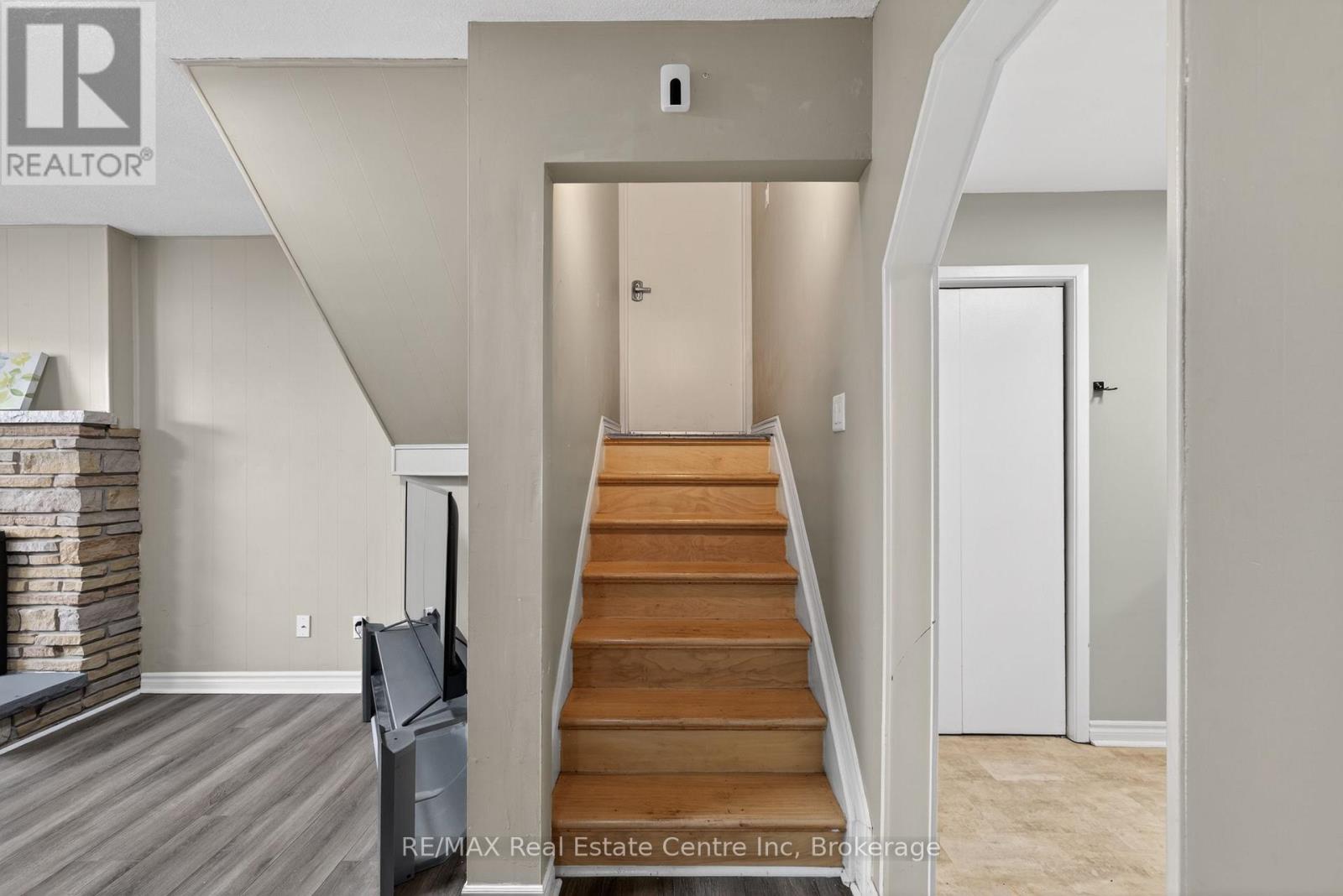 9 Sanderson Drive, Guelph, Ontario  N1H 6T7 - Photo 25 - X13061944
