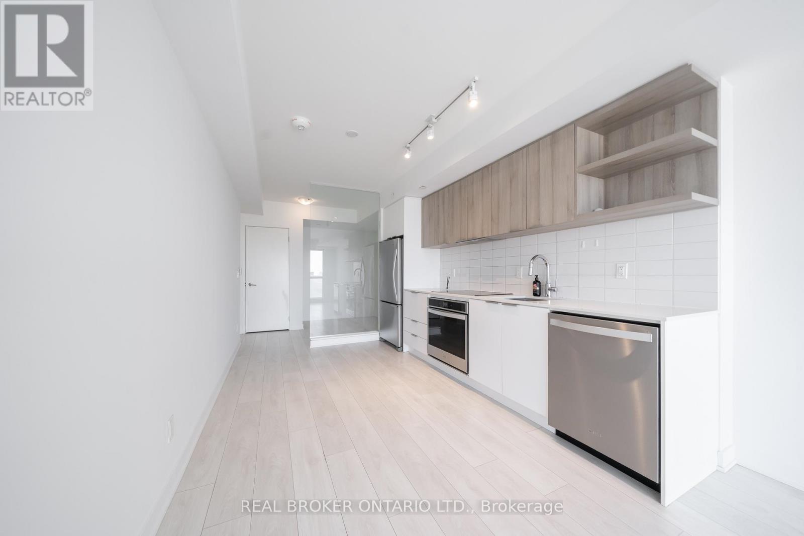 1601 - 6 Sonic Way, Toronto, Ontario  M3C 0P1 - Photo 10 - C13061736