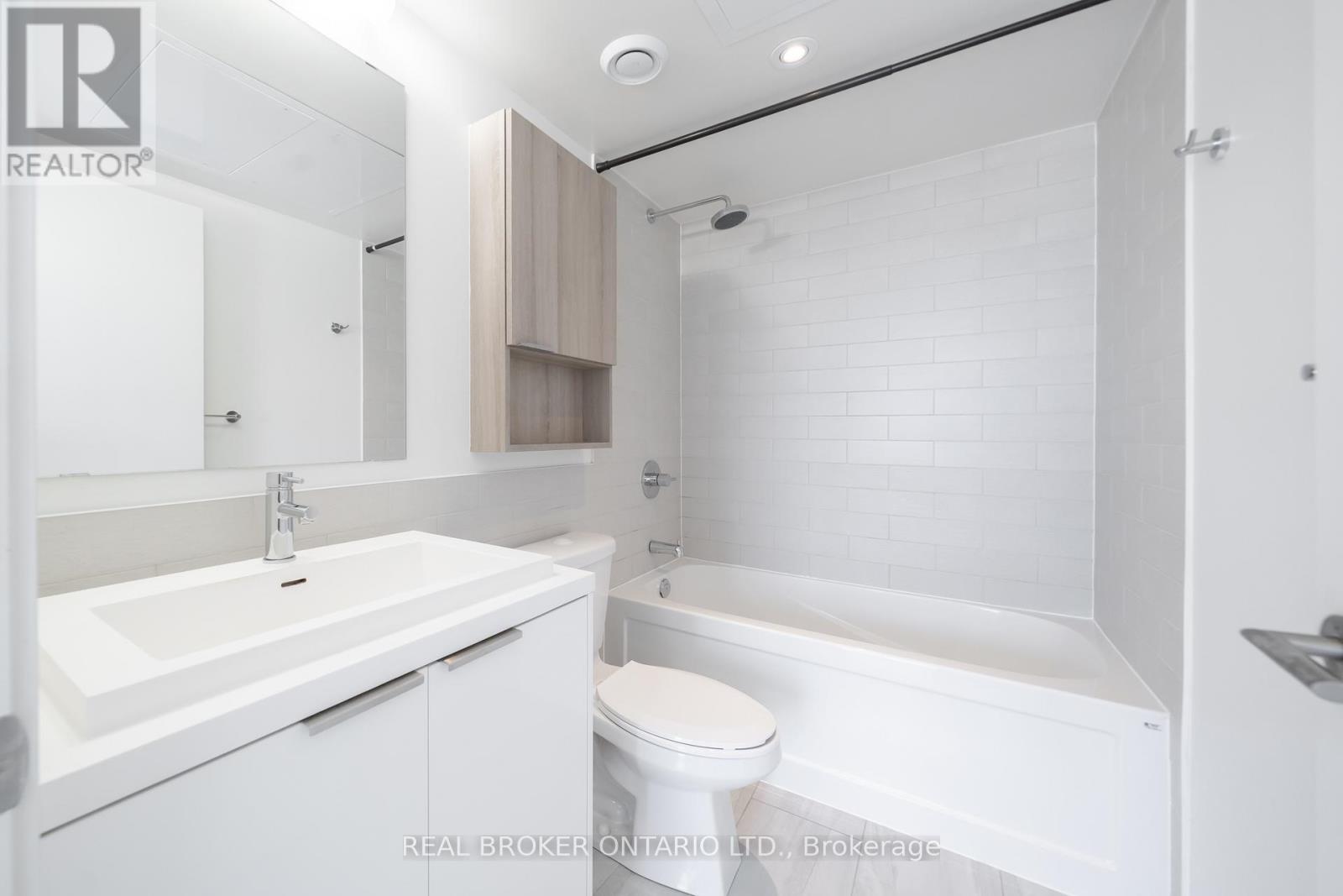 1601 - 6 Sonic Way, Toronto, Ontario  M3C 0P1 - Photo 14 - C13061736