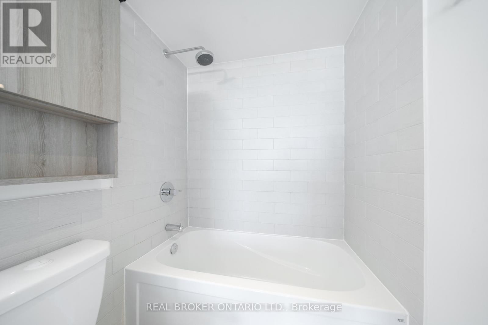 1601 - 6 Sonic Way, Toronto, Ontario  M3C 0P1 - Photo 15 - C13061736