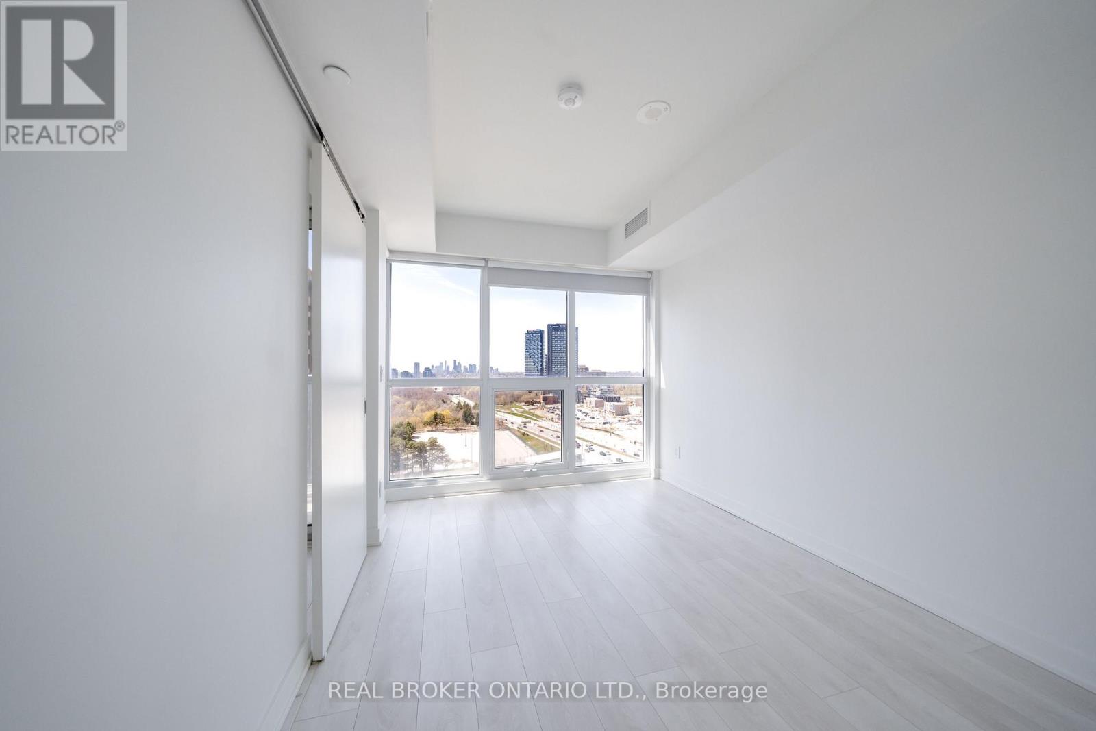 1601 - 6 Sonic Way, Toronto, Ontario  M3C 0P1 - Photo 17 - C13061736